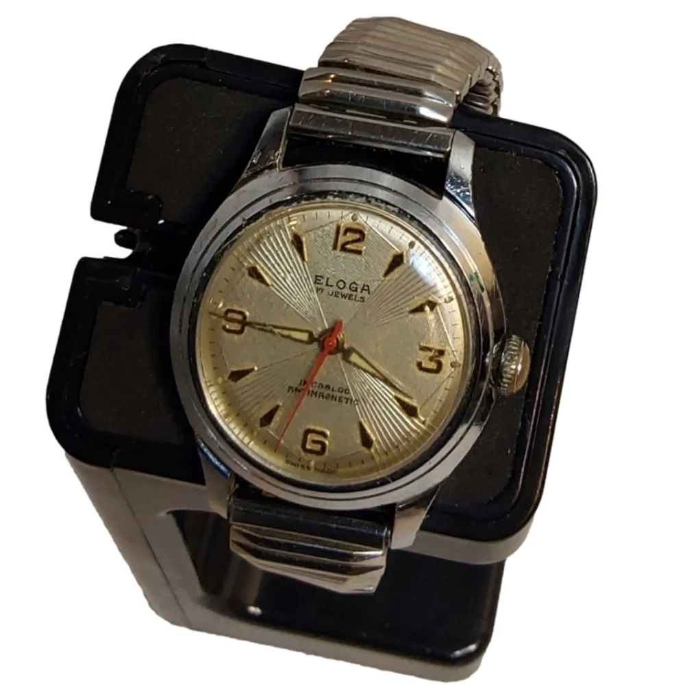 ELOGA this wristwatch